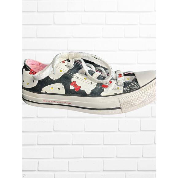 Converse Chuck Taylor All Star OX x Hello Kitty Black 2018 Women's 6 - Picture 10 of 14